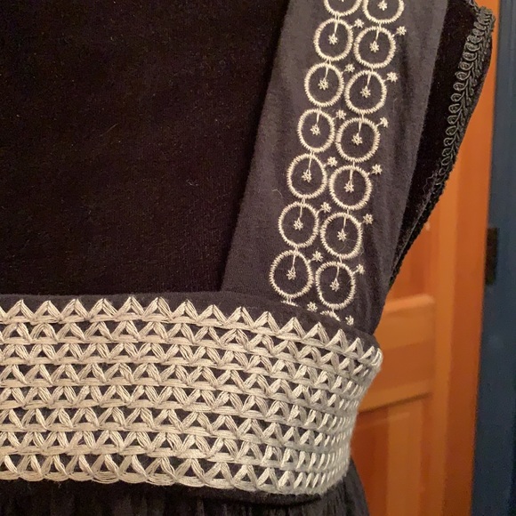 BCBG Black Dress with Ivory Embroidered Detail. - Picture 2 of 6